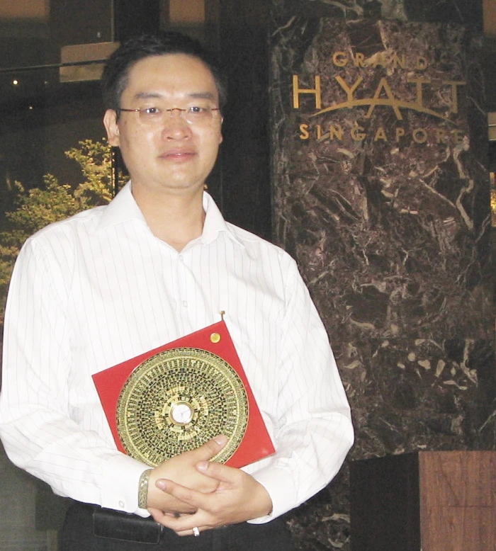 Grand Hyatt Singapore entrance adjustments - Master Li's Feng Shui consultation